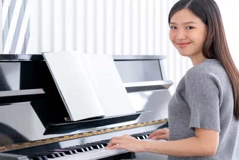 Piano Lessons for Adults Singapore to Learn at Your Own Pace